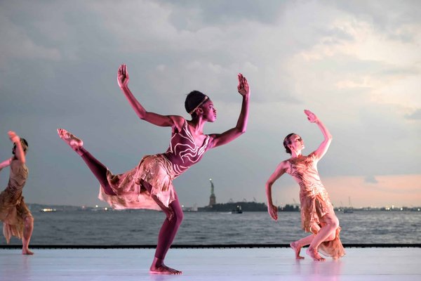 En quoi la danse folklorique contribue-t-elle à la préservation de la culture ?