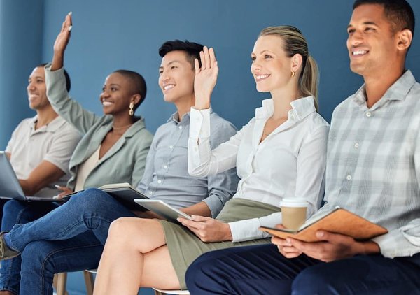 Quelles initiatives pour mettre en place des projets de cartographie participative pour identifier les besoins et ressources communautaires ?